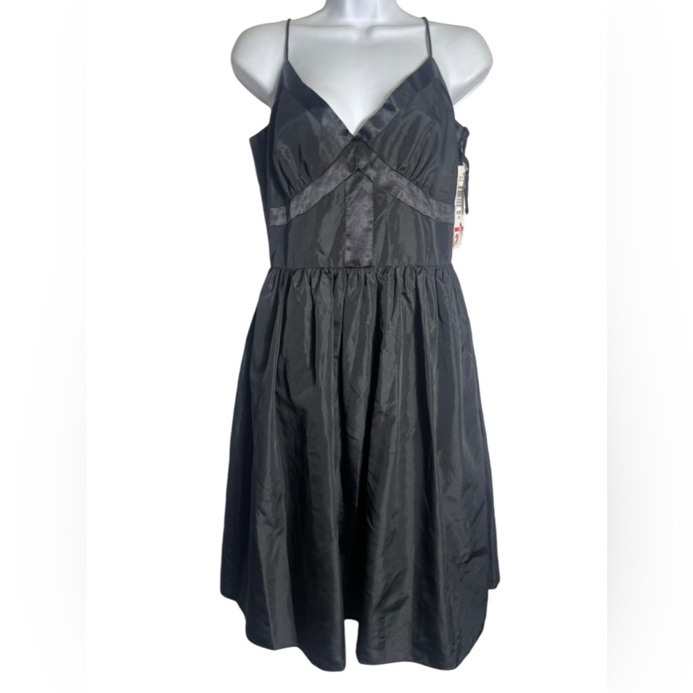 NWT Onyx Nite dress size 8 stunning simply black cocktail dress 🖤🖤🖤